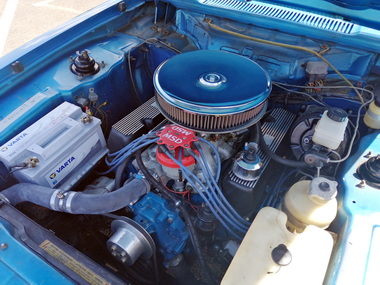 Viele verschiedene originale, gepflegte oder getunte Motoren sind zu bestaunen
Many different original, well-maintained or tuned engines can be marvelled at
De nombreux moteurs diffrents, originaux, entretenus ou tuns, peuvent tre admirs